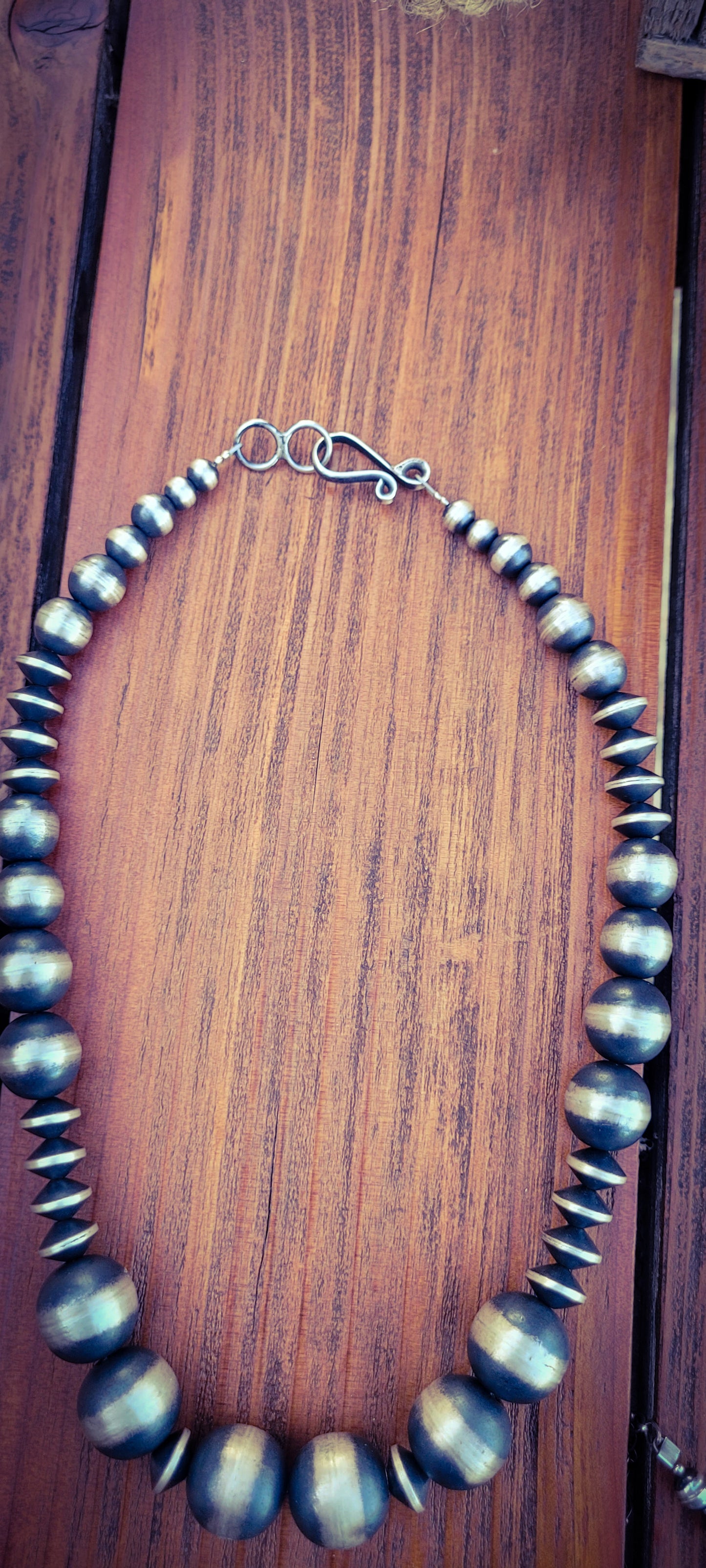 Chimney Butte/Graduated Round And Saucer Pearls