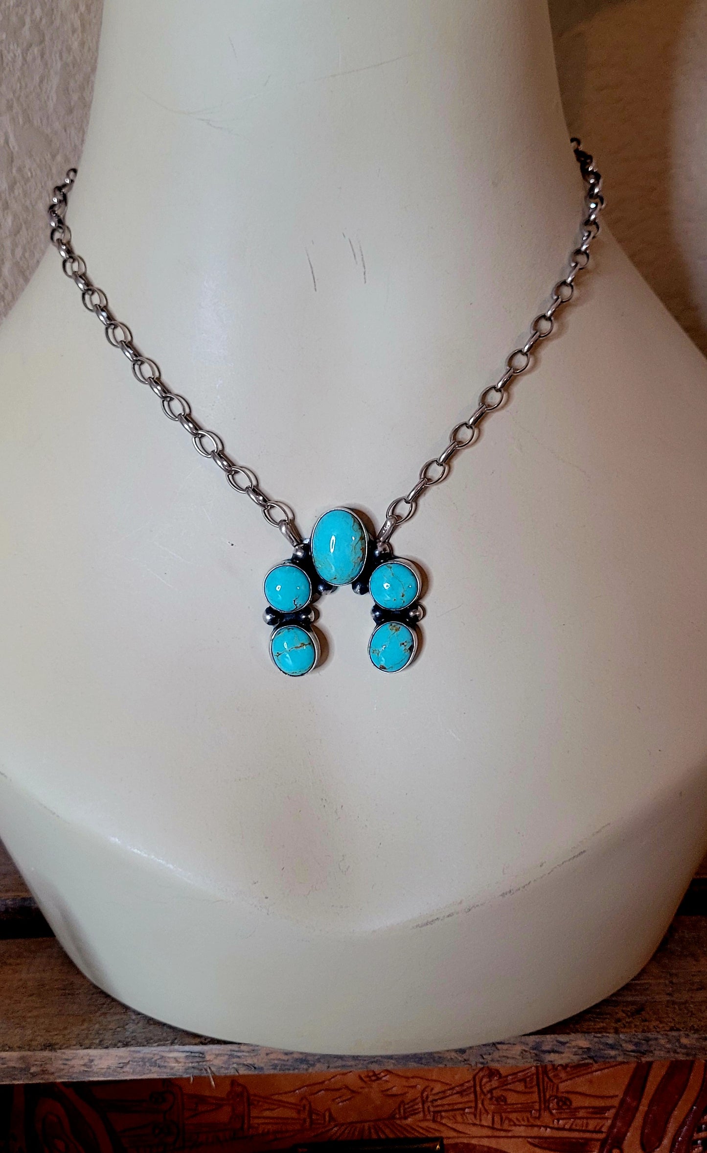 Kingman Naja Choker